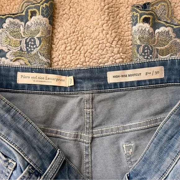 Pilcro Anthropologie high-rise bootcut jeans hem detailing 30 x 27” embroidery - Picture 7 of 9
